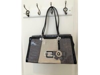 older guess purses